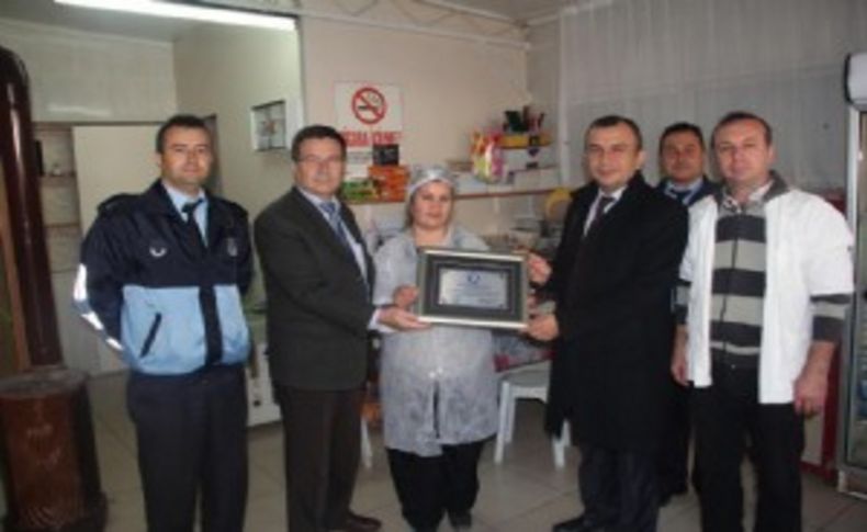 Menderes’te Okul Kantinleri Denetleniyor
